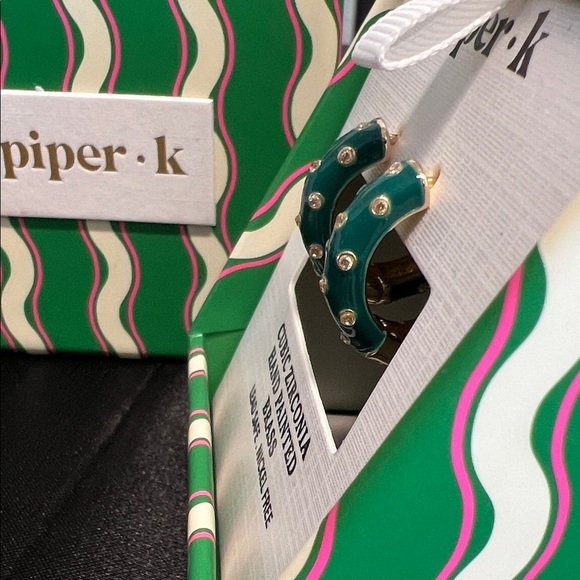 Piper K | Hoop Earrings ✨ - Picture 5 of 7